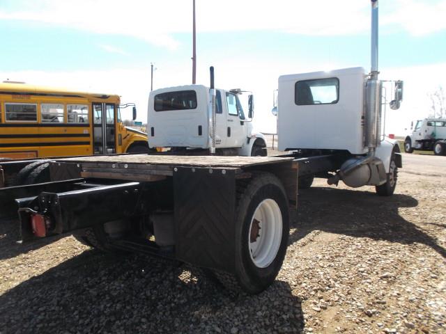 Image #2 (2004 PETERBILT 330 CAB & CHASSIS TRUCK)
